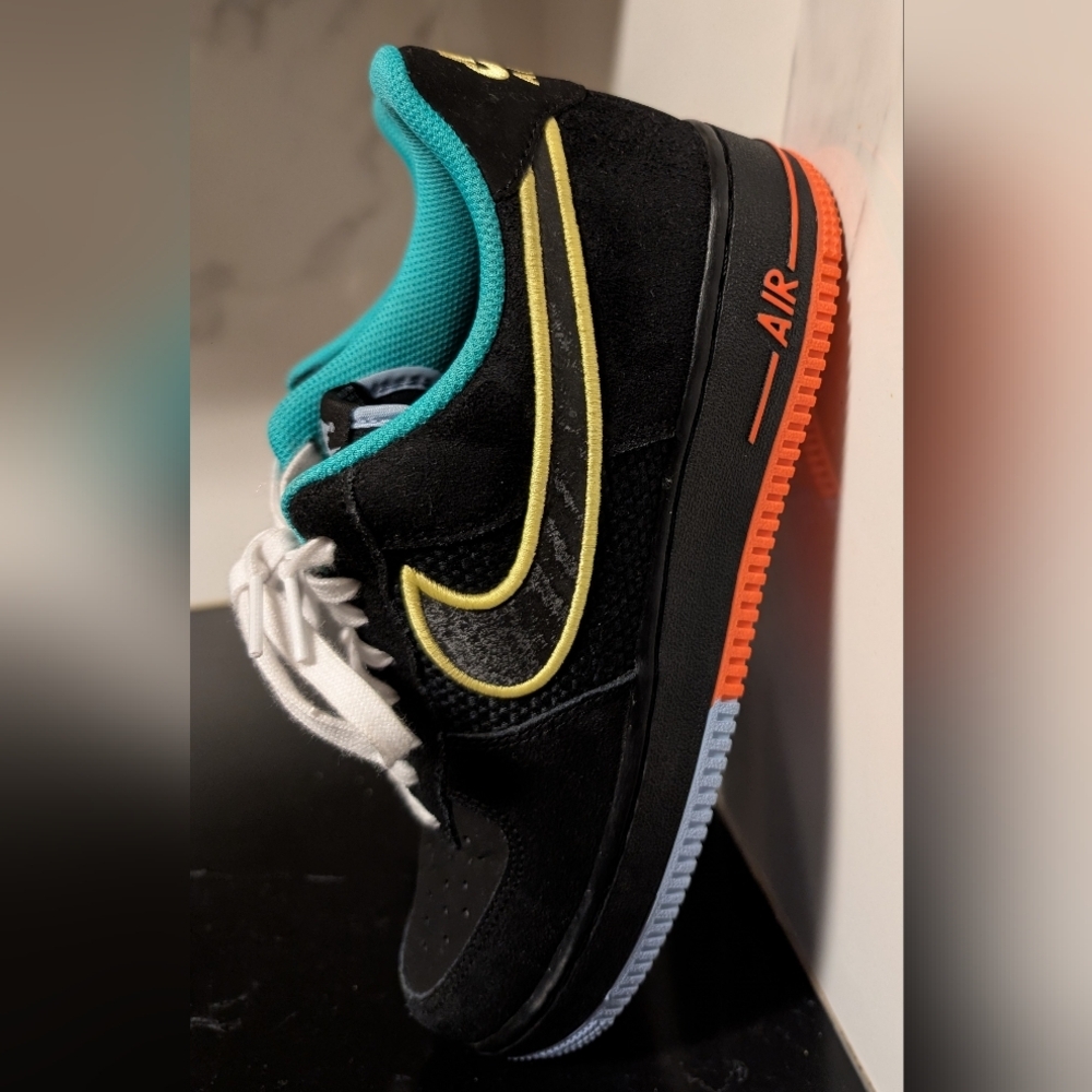 Nike Air Force 1 Low Peace and Unity - Men's Size 8 Like New MSRP $250 - Picture 6 of 16